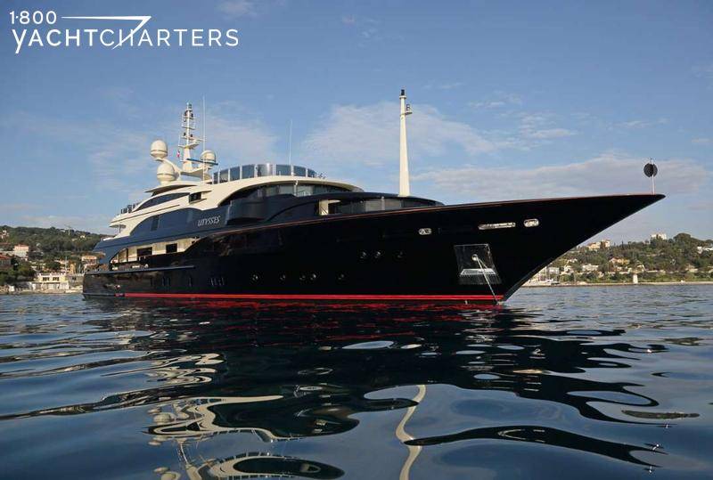 Bash Yacht Charter Benetti Motoryacht The Superyacht Experience Tm 1 800 Yacht Charters
